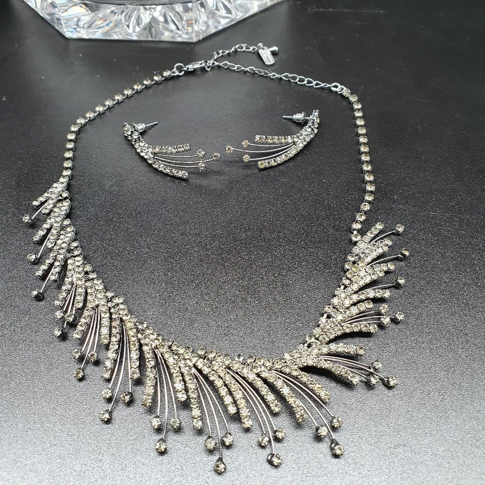 💜 Rhinestone Necklace and Earrings Set